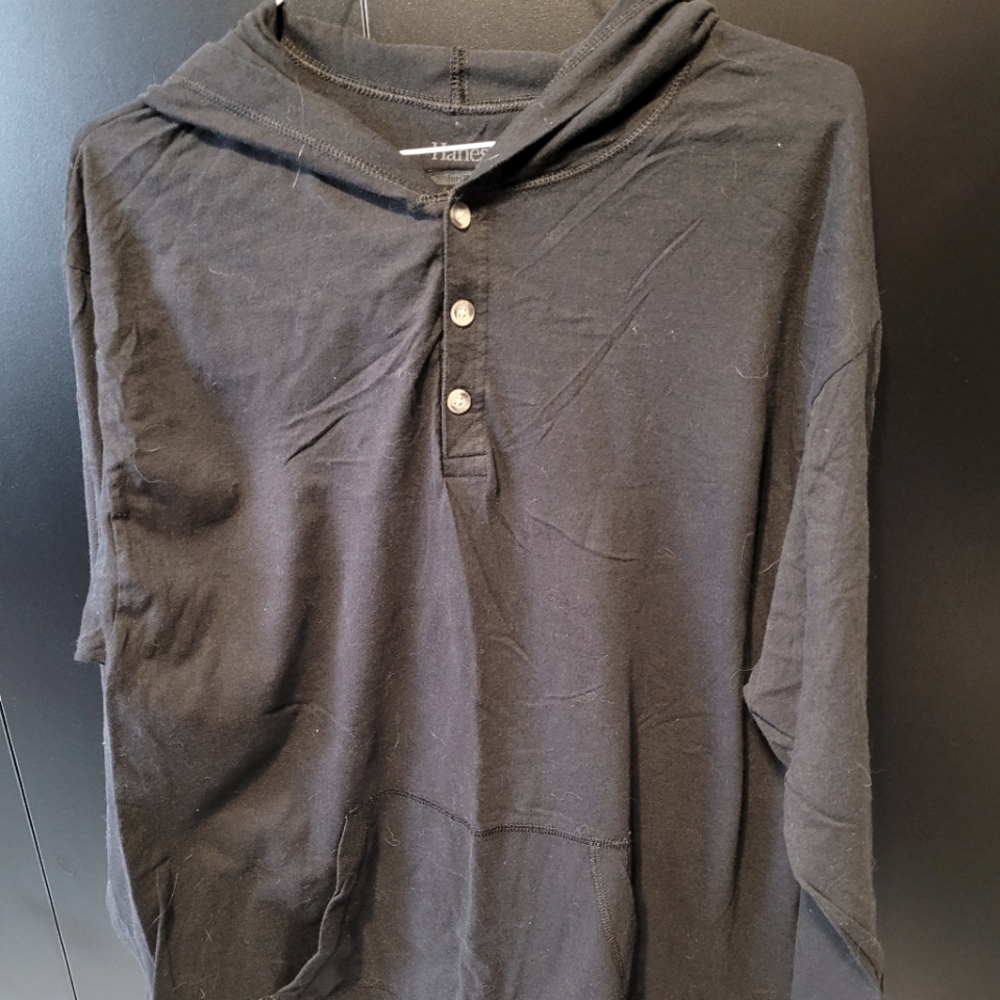 Hanes long-sleeve hooded tee with front pouch, size large